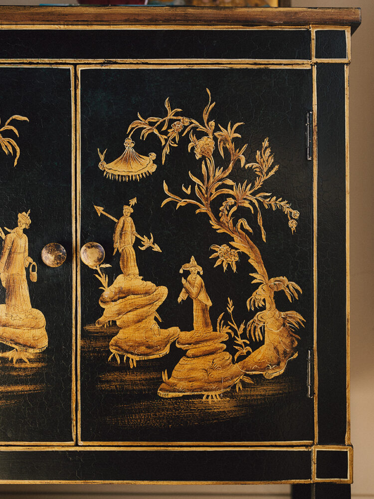 Chinoiserie cabinet detail