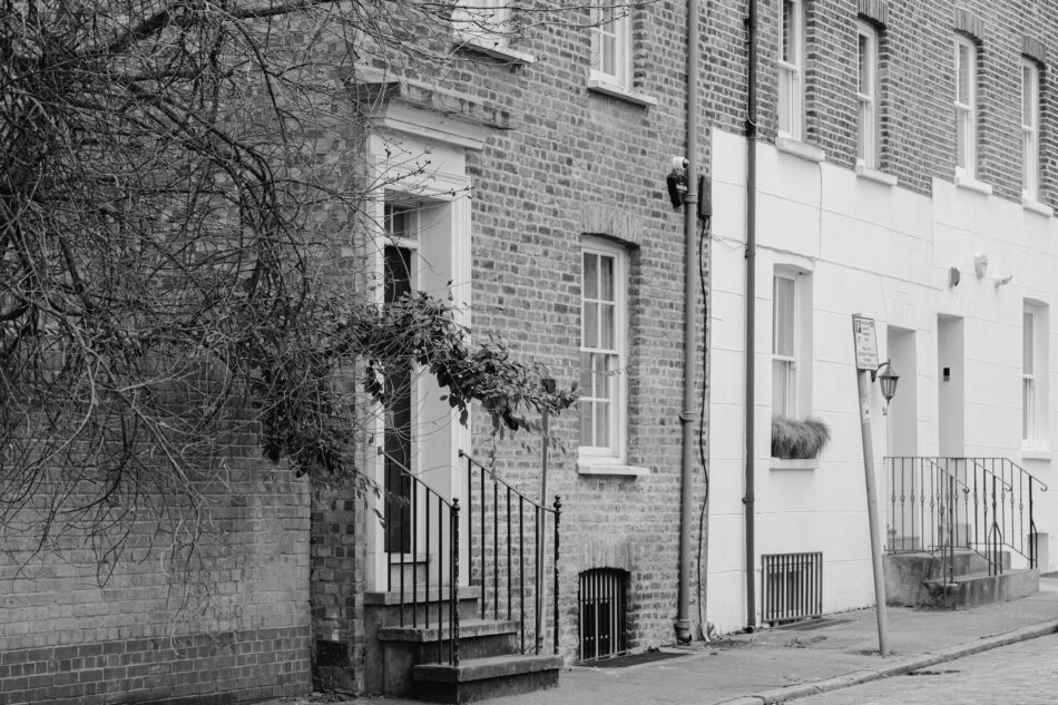 Padbury Court - Image 1