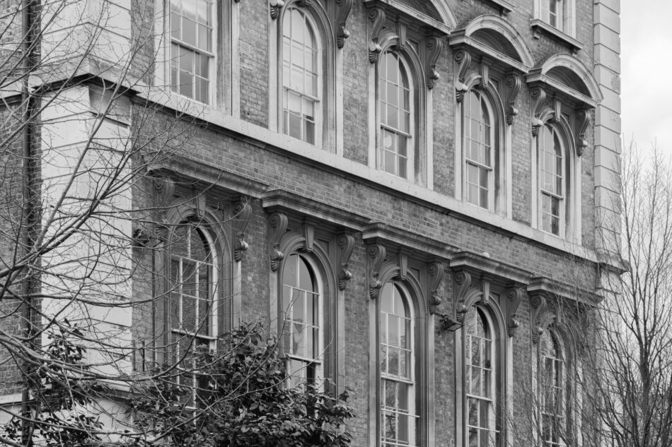 Lion Apartments - Image 1