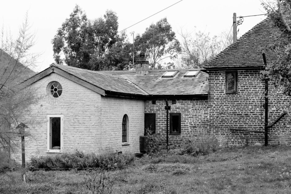 Island Road - Image 1