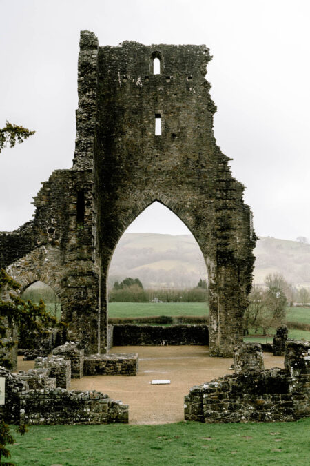 Inspiration of the Week: love among the ruins at in rural Wales