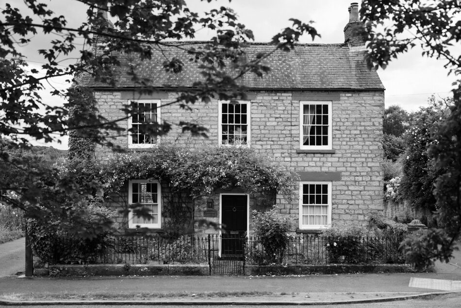 Manor House - Image 1