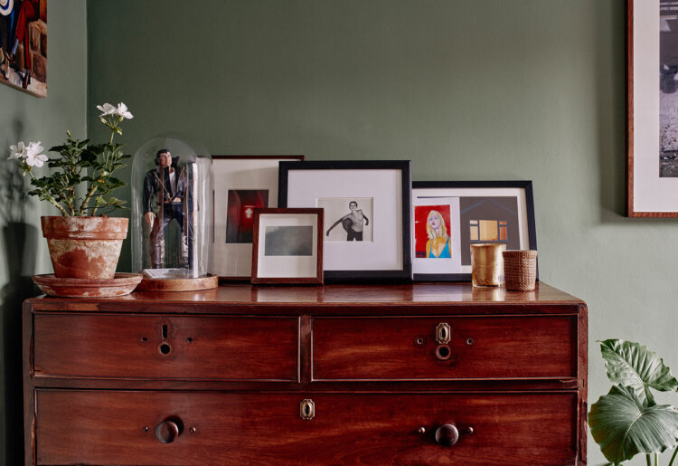 Ben Spicer Scott Mellis's dresser